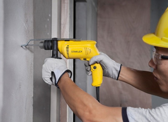 Дрель STANLEY 600 Вт ,безключевой патрон 13 мм SDH600C-RU