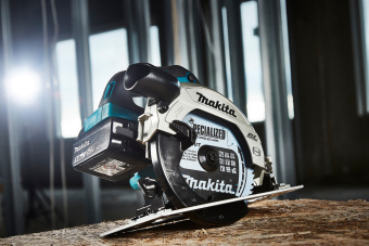 Пила циркулярная аккум.Makita DHS660Z (б\щет,18В,Li-ion,диск-ф165мм,рез-57мм, 3.1кг,кор,б\ак и зу