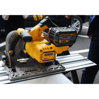 Пила циркулярная DeWalt DCS520NT-XJ погружная(54В XR,безщет.FLEXVOLT, 5000 об./мин., без бат. и ЗУ)