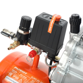 Компрессор PATRIOT EURO 24-240 (1.5кВт, выход быстросъём, выход елочка 8мм) 525306365