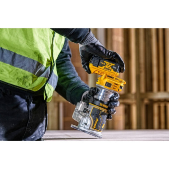Фрезер аккум. DeWalt DCW 600 N-XJ (18В XR, 930Вт,16000-25500об/мин, LEDподсв., 2,4кг, б/бат.иЗУ) 