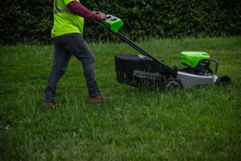 Газонокосилка аккум. Greenworks LM221S (82V, 56см, самоходн., без АКБ и ЗУ) 2519407