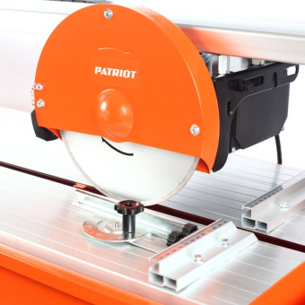 Плиткорез электрический PATRIOT TC900 (800Вт, верх.двигатель, диск 230*25,4мм, насос) 160300900