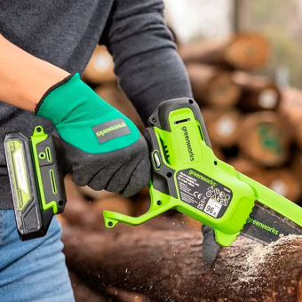 Пила цепная мини аккум. Greenworks G24MCS10k2 (24v, 10см, в комплетке c АКБ 2АЧ и ЗУ) 2008207UA