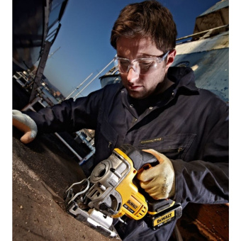 Лобзик DeWalt DCS331N-XJ (18В, 400Вт, маятник, 0-3000 ход/мин, плавный пуск, без аккум. и з/у, 2,4кг